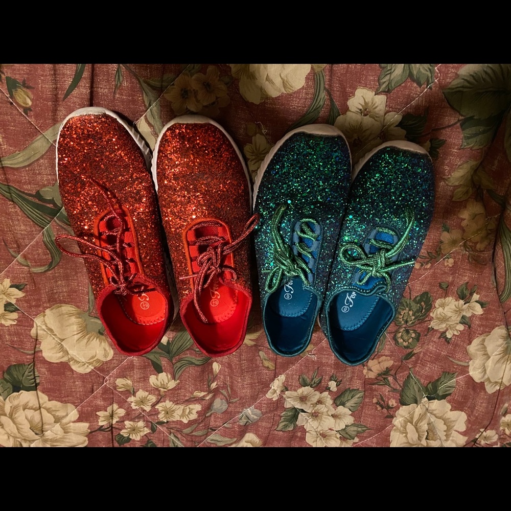 Two pair tennis shoes